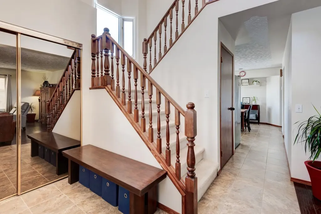4 Cedargrove Way SW Calgary AB T2W 4V2