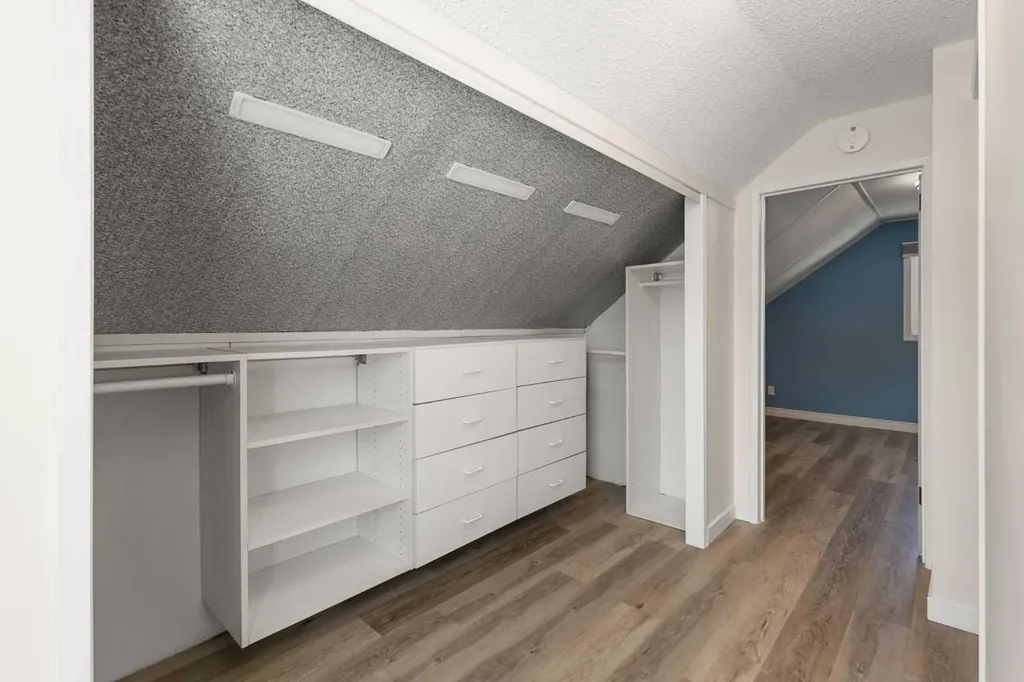 928 18a Street NE Calgary AB T2E 4W4