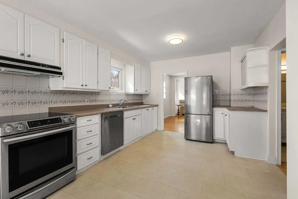 928 18a Street NE Calgary AB T2E 4W4