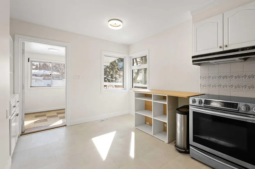 928 18a Street NE Calgary AB T2E 4W4