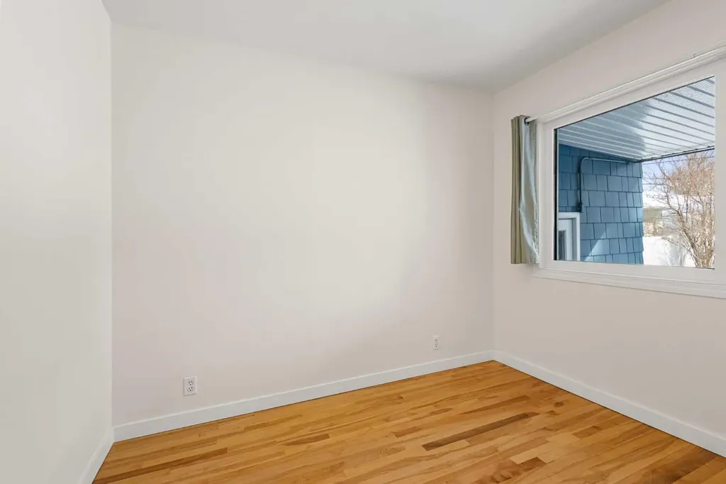 928 18a Street NE Calgary AB T2E 4W4