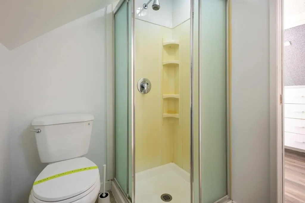 928 18a Street NE Calgary AB T2E 4W4