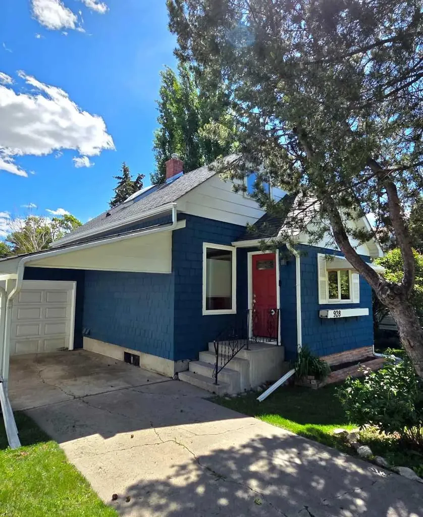 928 18a Street NE Calgary AB T2E 4W4