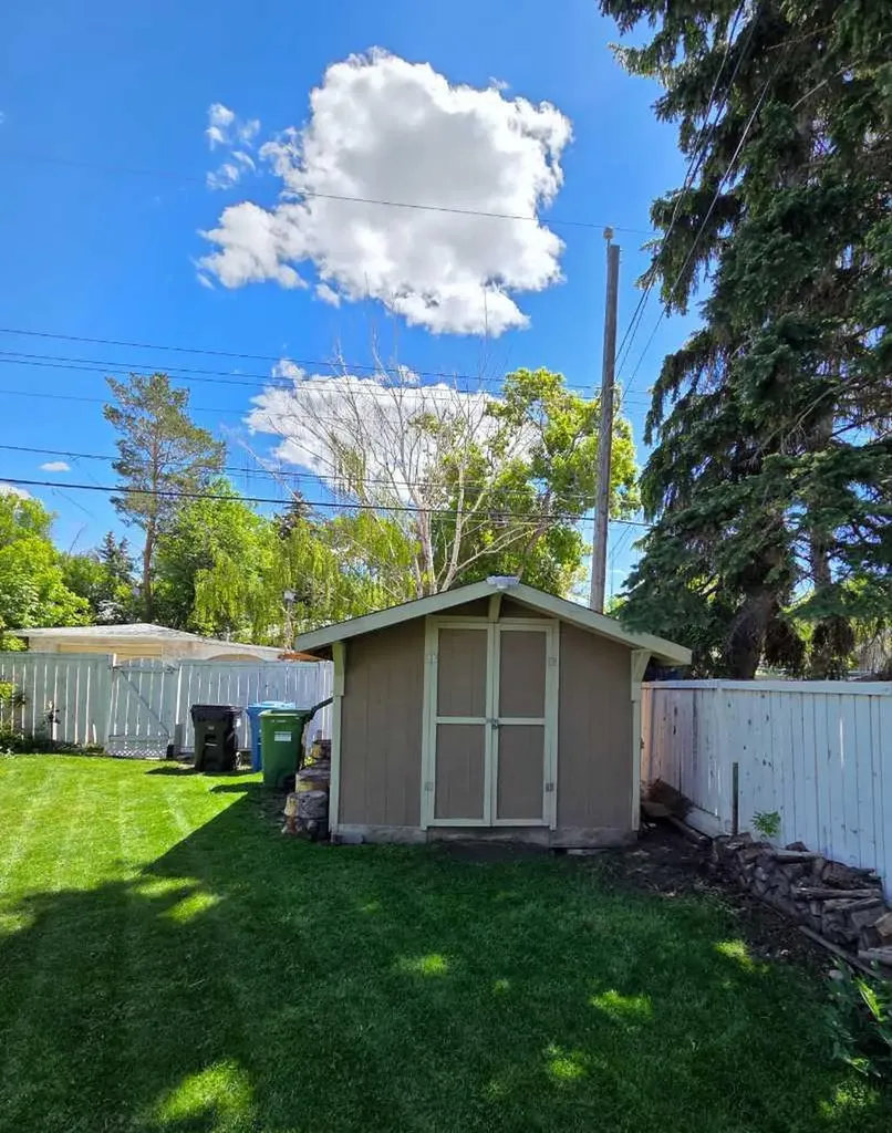 928 18a Street NE Calgary AB T2E 4W4