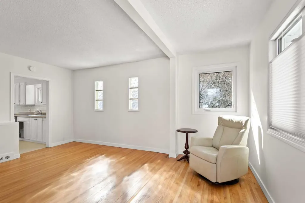 928 18a Street NE Calgary AB T2E 4W4