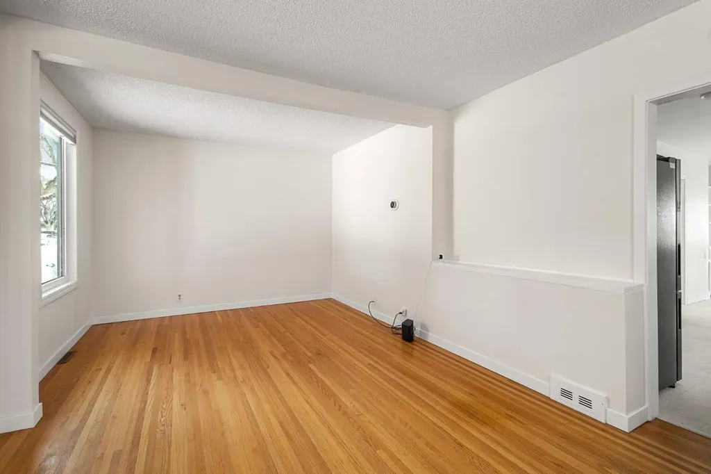 928 18a Street NE Calgary AB T2E 4W4