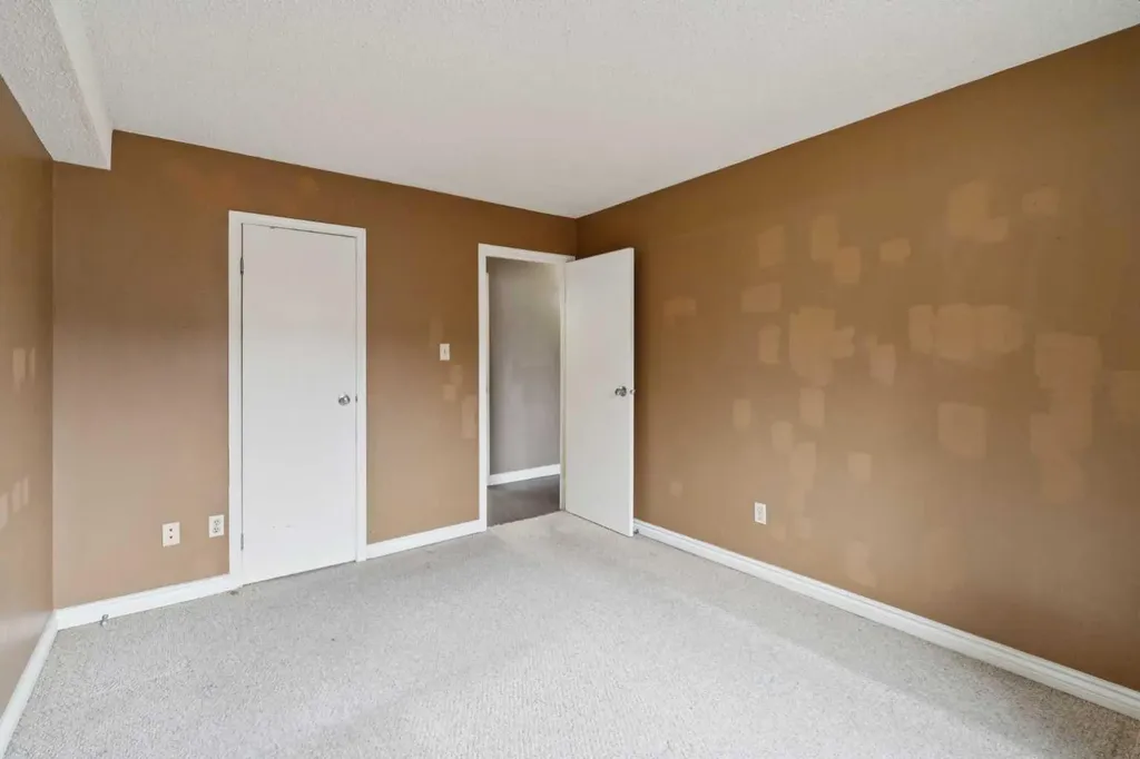 315 Southampton Drive SW Calgary AB T2W 2T6
