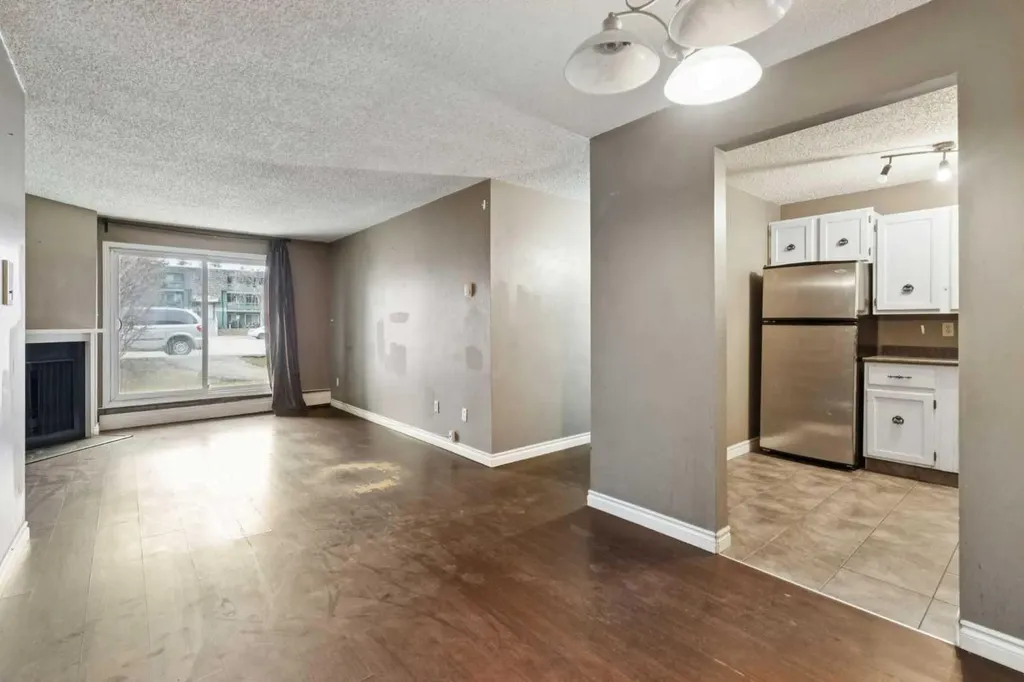 315 Southampton Drive SW Calgary AB T2W 2T6