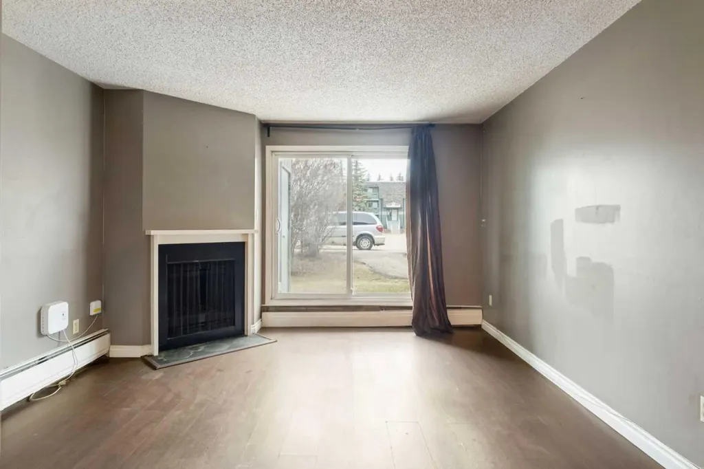 315 Southampton Drive SW Calgary AB T2W 2T6
