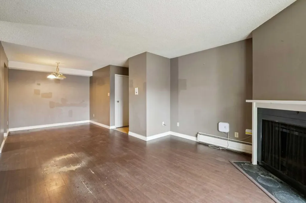 315 Southampton Drive SW Calgary AB T2W 2T6