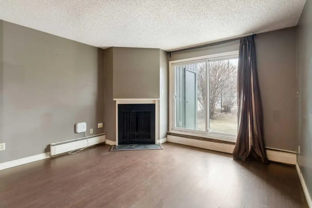 315 Southampton Drive SW Calgary AB T2W 2T6