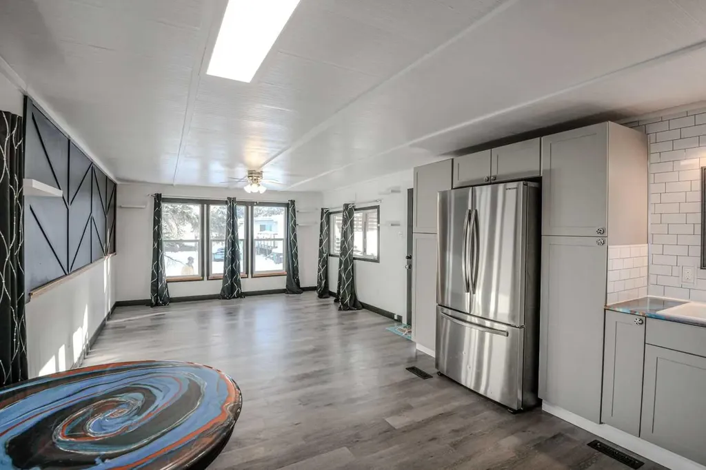 3223 83 Street NW Calgary AB T3B 5P2