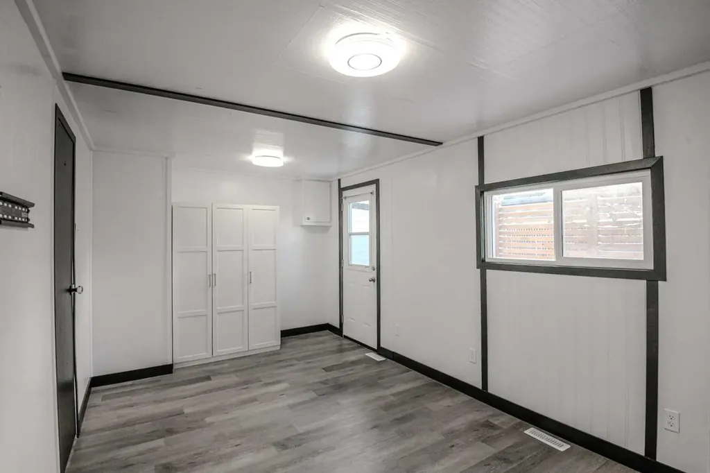 3223 83 Street NW Calgary AB T3B 5P2