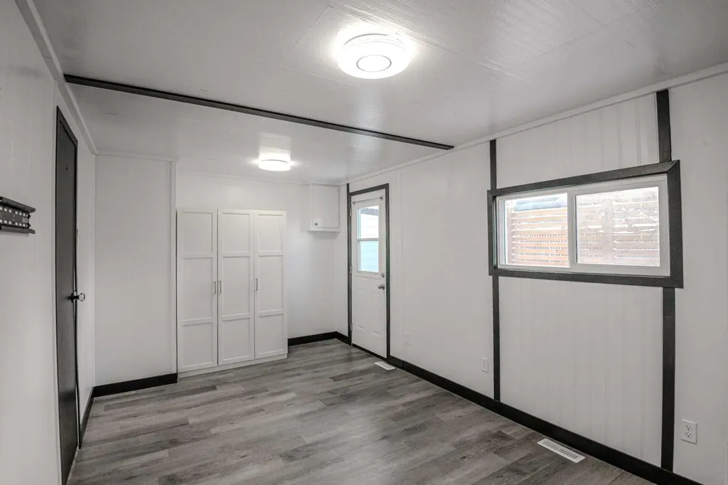 3223 83 Street NW Calgary AB T3B 5P2