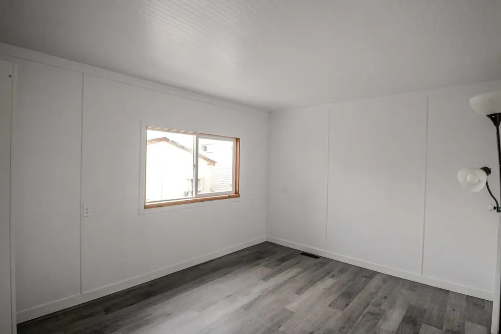 3223 83 Street NW Calgary AB T3B 5P2