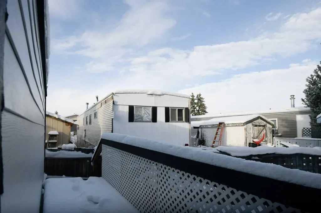 3223 83 Street NW Calgary AB T3B 5P2