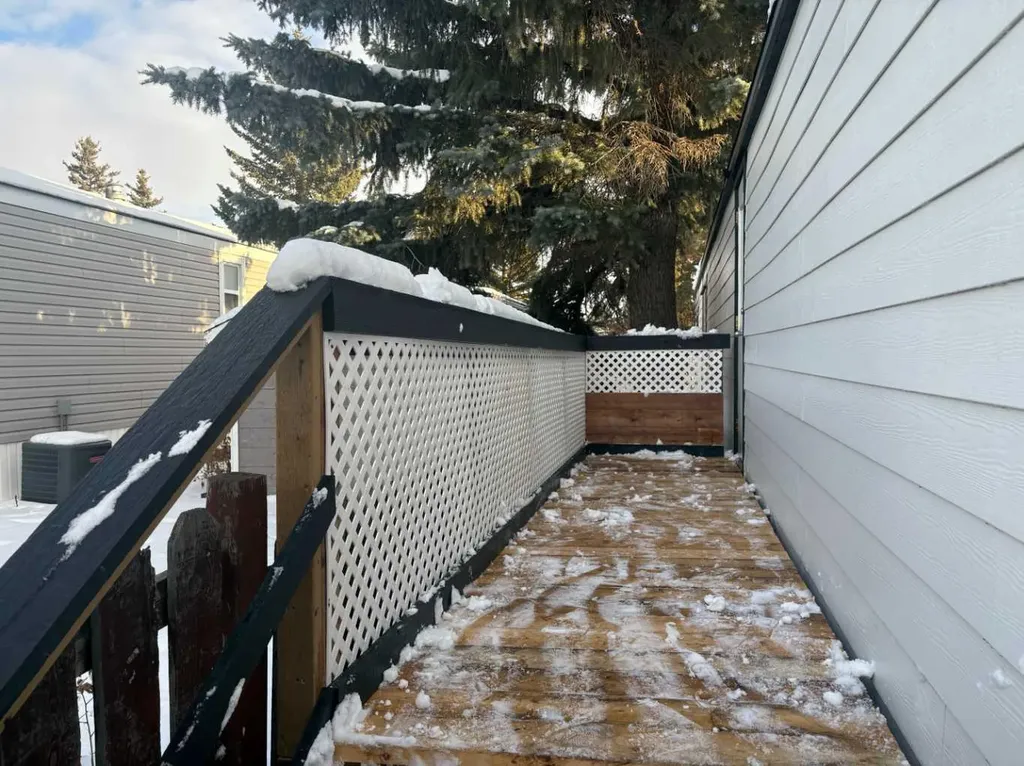 3223 83 Street NW Calgary AB T3B 5P2