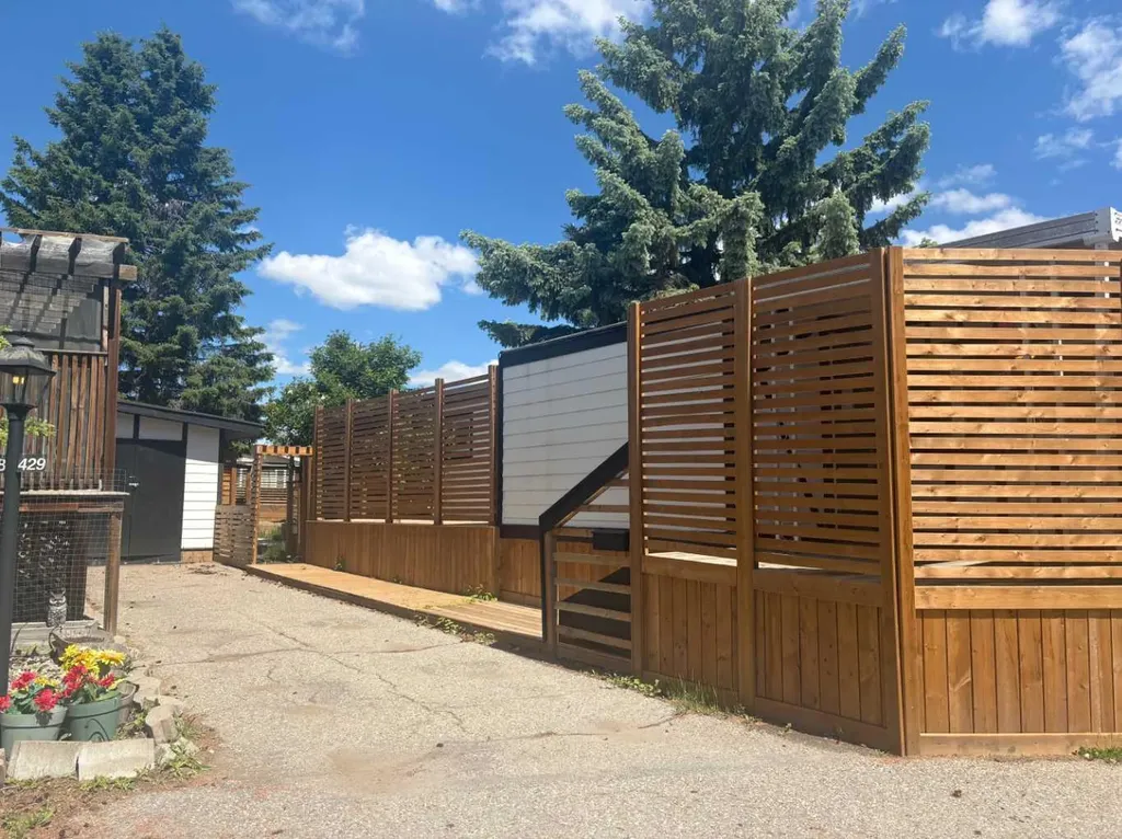 3223 83 Street NW Calgary AB T3B 5P2