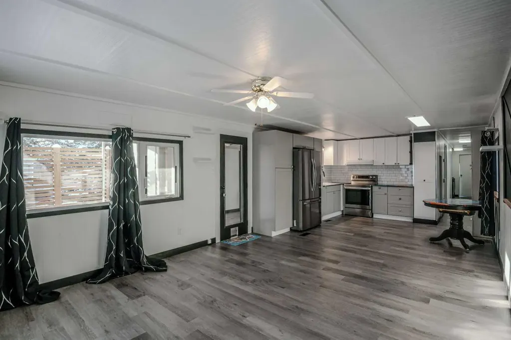 3223 83 Street NW Calgary AB T3B 5P2