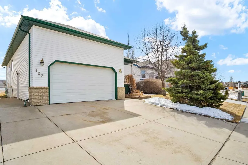 122 Carriage Lane Road Carstairs AB T0M 0N0