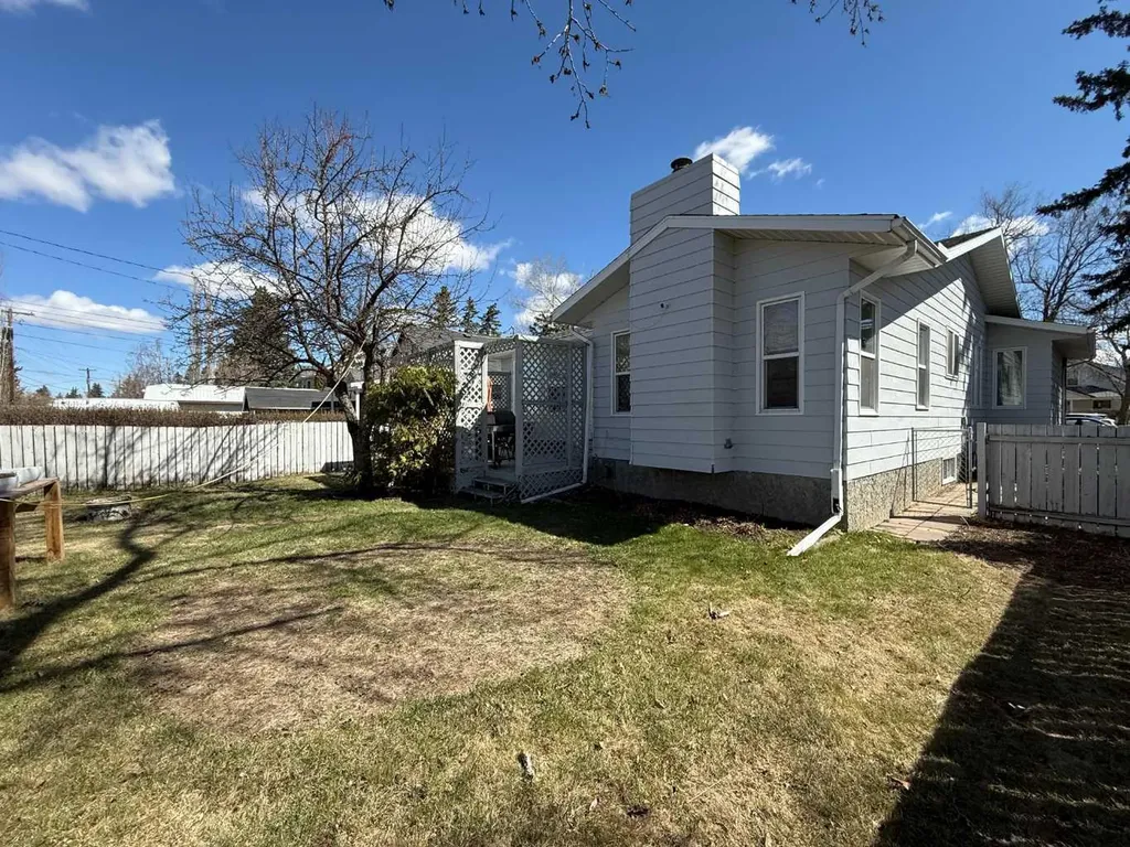 133 6 Avenue SE Three Hills AB T0M 2A0