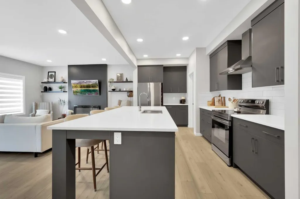 124 Emerald Drive Red Deer AB T4P3H1