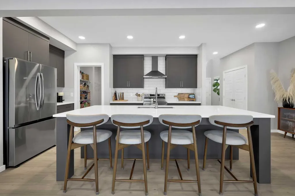 124 Emerald Drive Red Deer AB T4P3H1