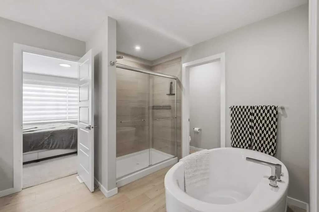 124 Emerald Drive Red Deer AB T4P3H1