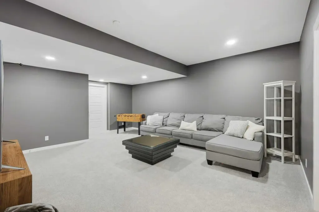 124 Emerald Drive Red Deer AB T4P3H1