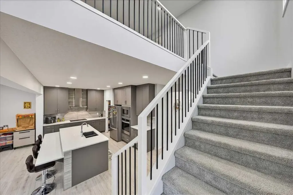 318 Walcrest Way SE Calgary AB T2X4V8