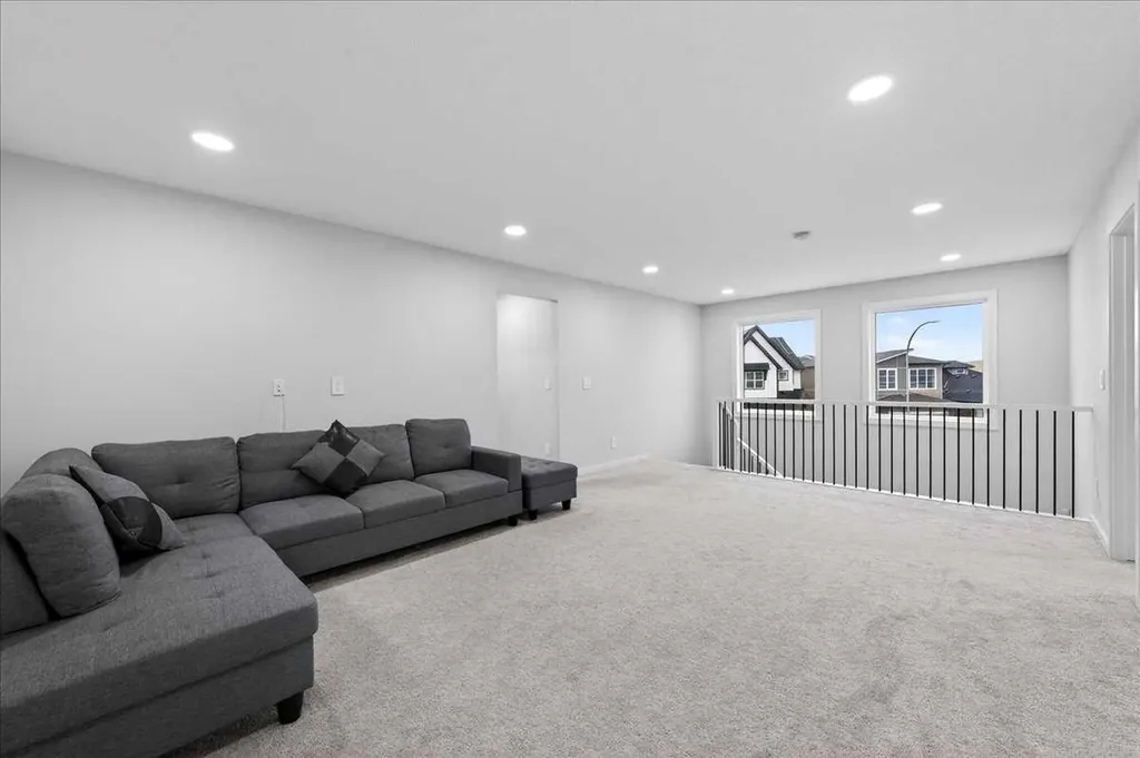 318 Walcrest Way SE Calgary AB T2X4V8