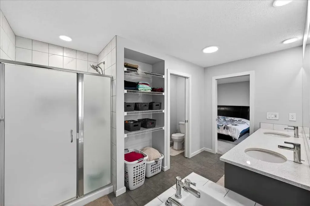 318 Walcrest Way SE Calgary AB T2X4V8