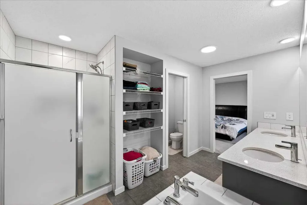 318 Walcrest Way SE Calgary AB T2X4V8