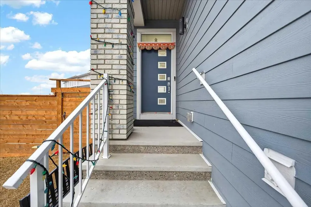 318 Walcrest Way SE Calgary AB T2X4V8