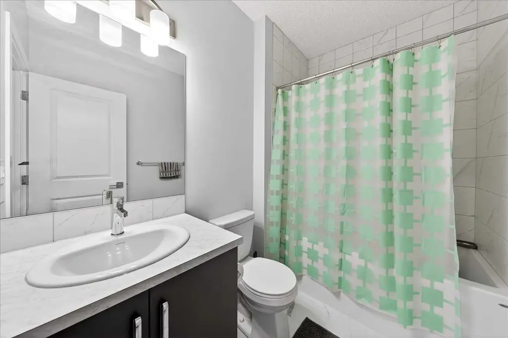 318 Walcrest Way SE Calgary AB T2X4V8