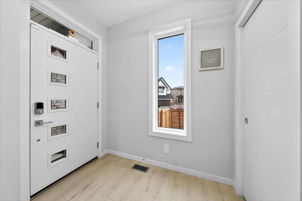 318 Walcrest Way SE Calgary AB T2X4V8