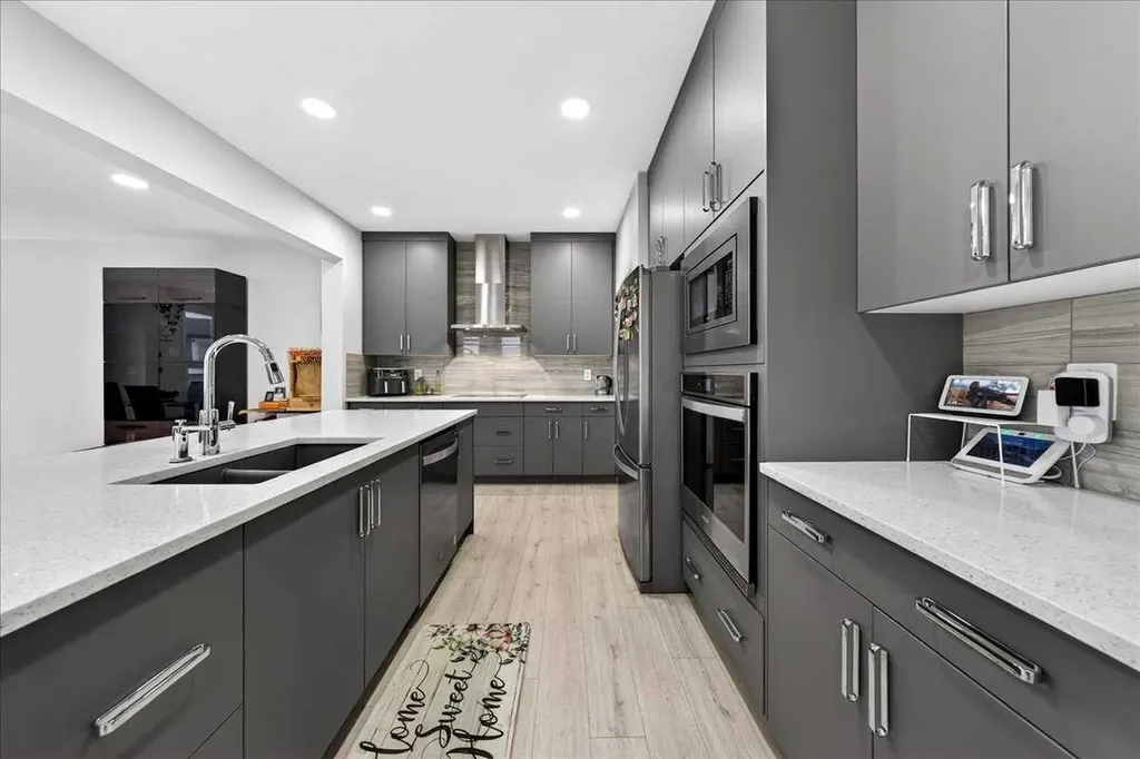318 Walcrest Way SE Calgary AB T2X4V8