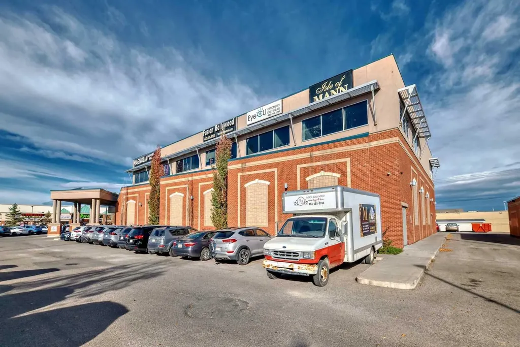 5075 Falconridge Boulevard NE Calgary AB T3J 3K9