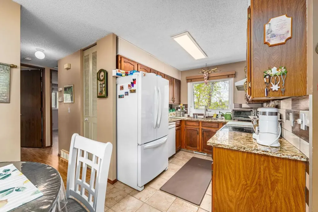 71 Sunmills Drive SE Calgary AB T2X 2R4