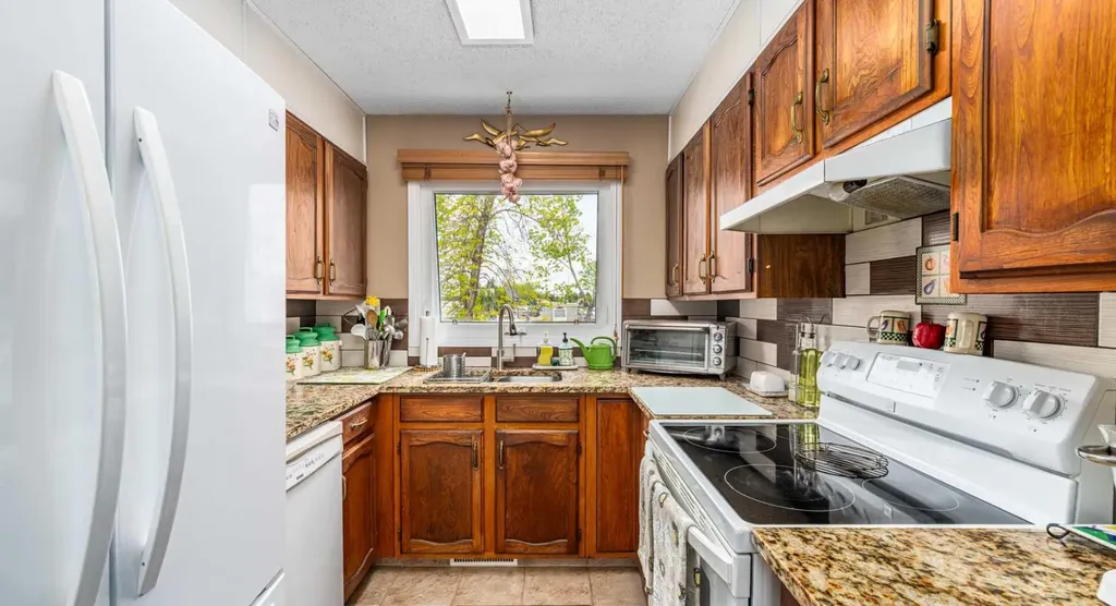71 Sunmills Drive SE Calgary AB T2X 2R4