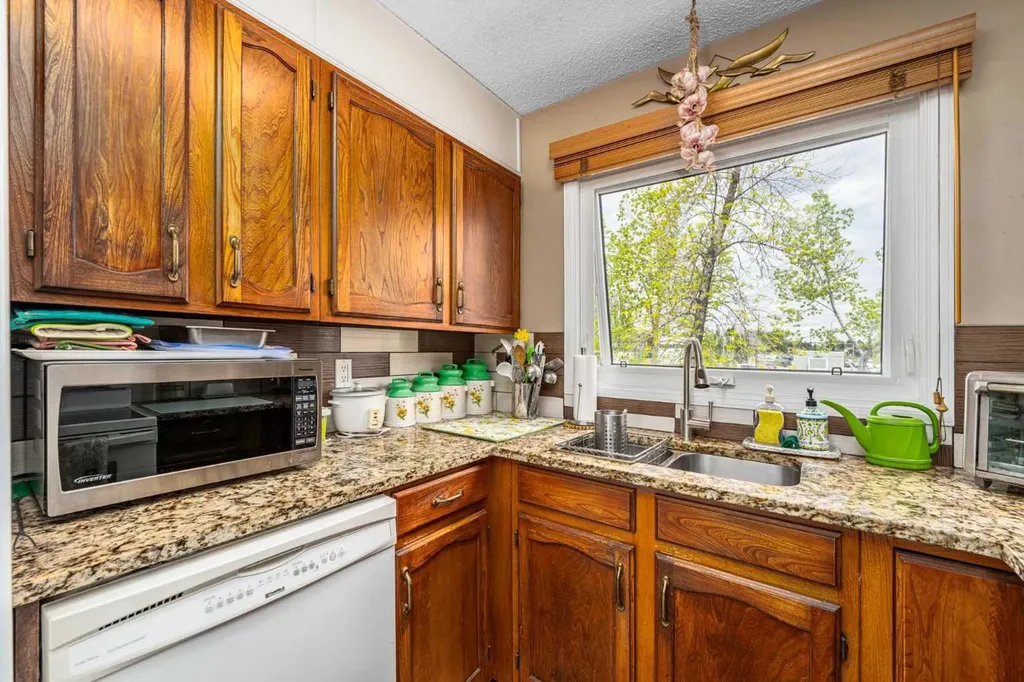 71 Sunmills Drive SE Calgary AB T2X 2R4