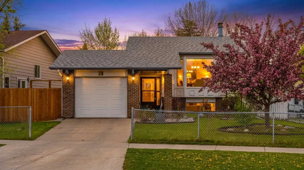 71 Sunmills Drive SE Calgary AB T2X 2R4