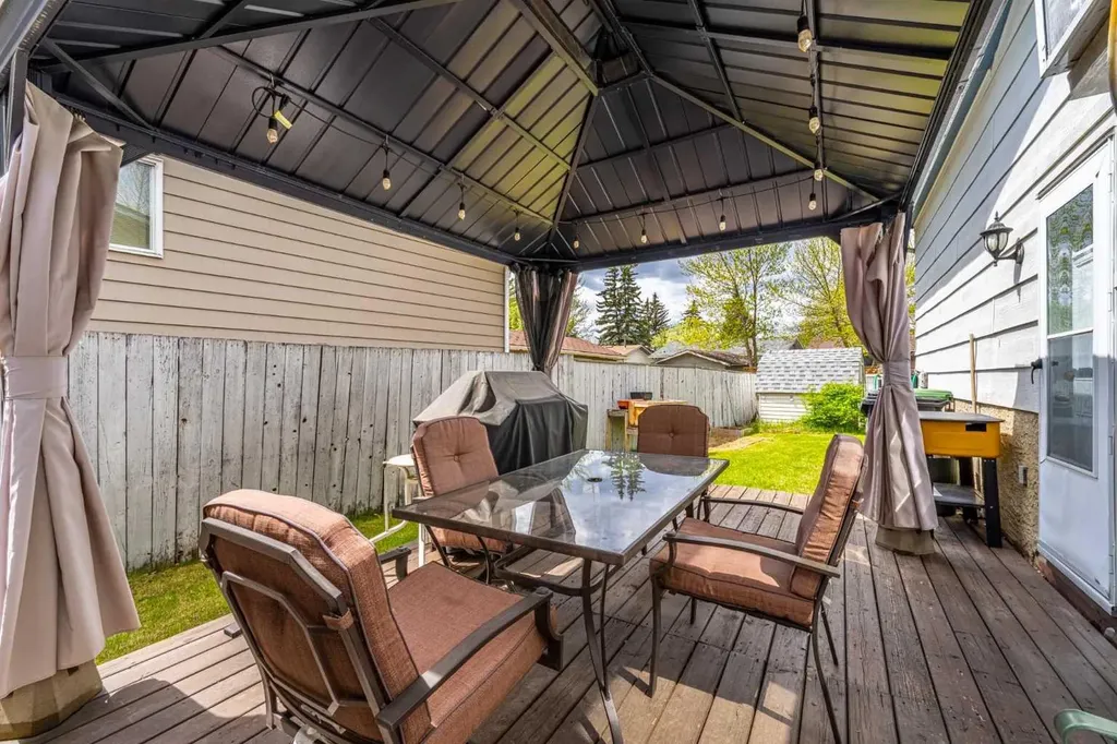 71 Sunmills Drive SE Calgary AB T2X 2R4