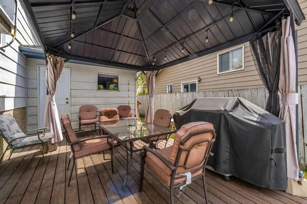 71 Sunmills Drive SE Calgary AB T2X 2R4