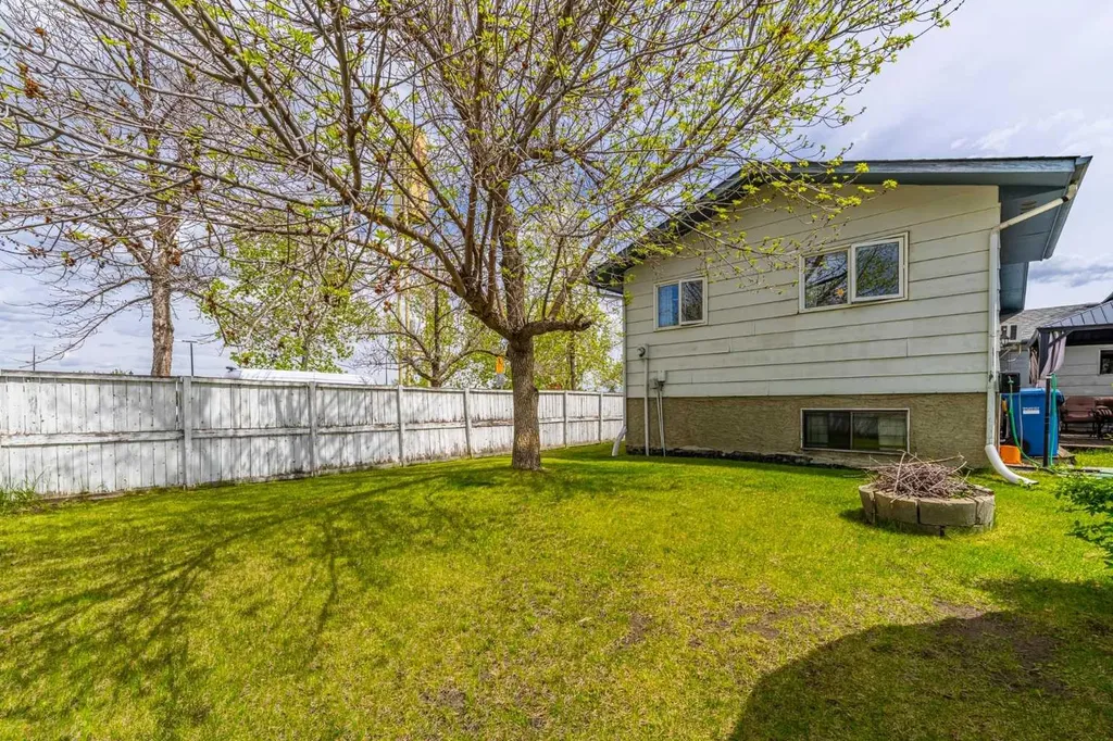 71 Sunmills Drive SE Calgary AB T2X 2R4