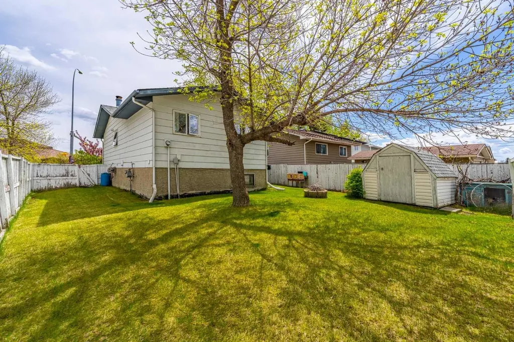 71 Sunmills Drive SE Calgary AB T2X 2R4