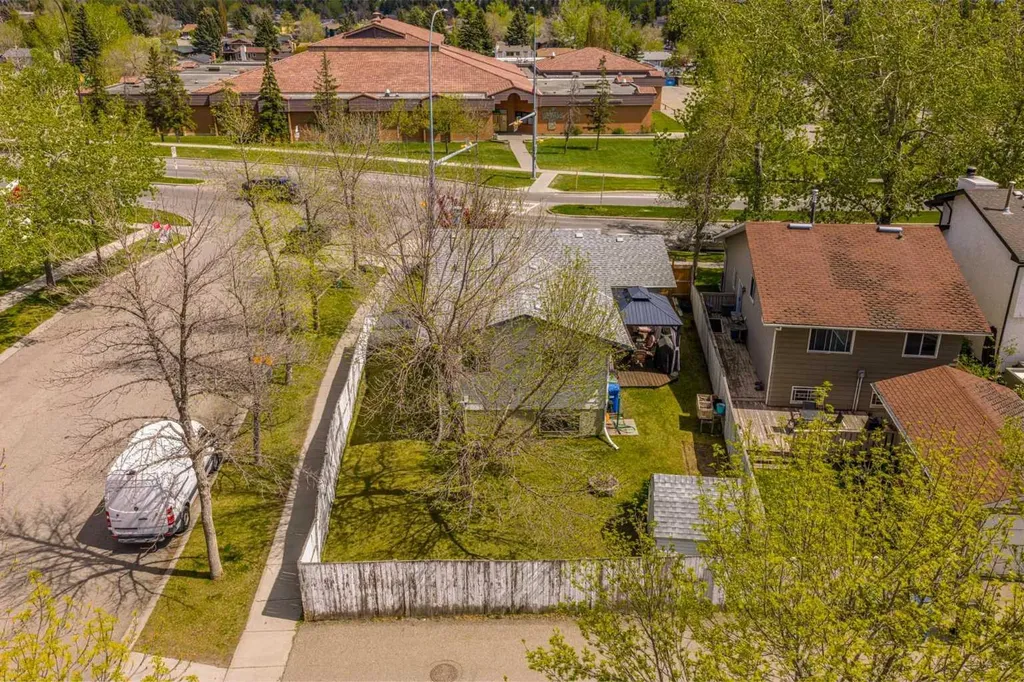 71 Sunmills Drive SE Calgary AB T2X 2R4