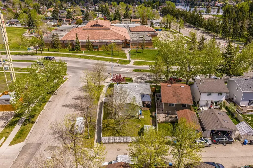 71 Sunmills Drive SE Calgary AB T2X 2R4