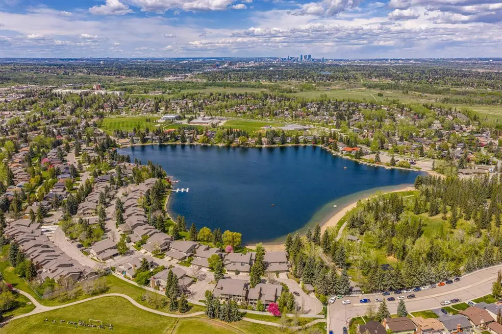 71 Sunmills Drive SE Calgary AB T2X 2R4