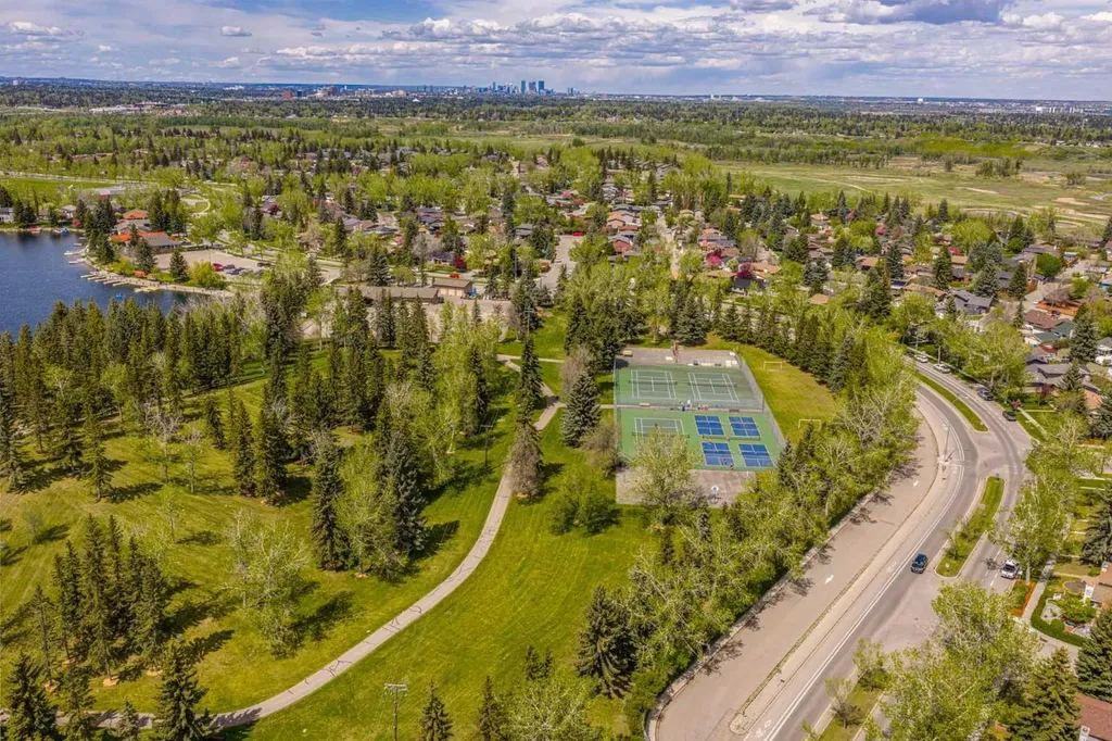 71 Sunmills Drive SE Calgary AB T2X 2R4